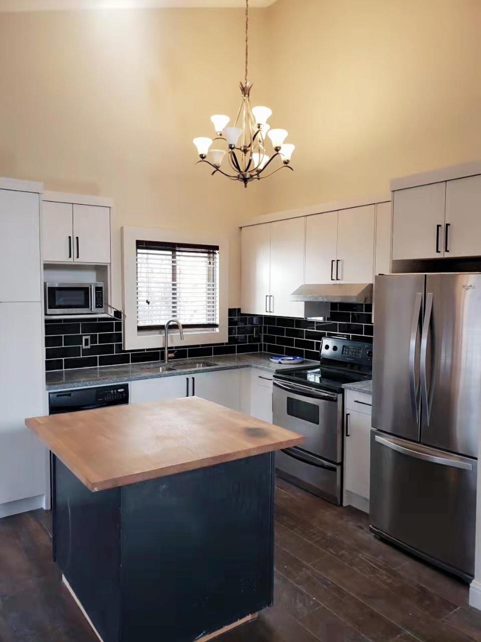 Apartamento Calgary-Banff House Close Lrt&Dt&Free Parking Exterior foto